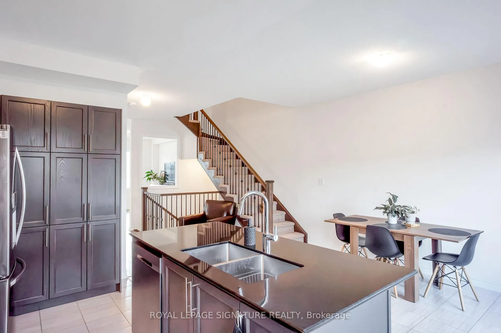 Photo 13 of 31 Honey Crisp Lane, Clarington, Bowmanville — HOMEH