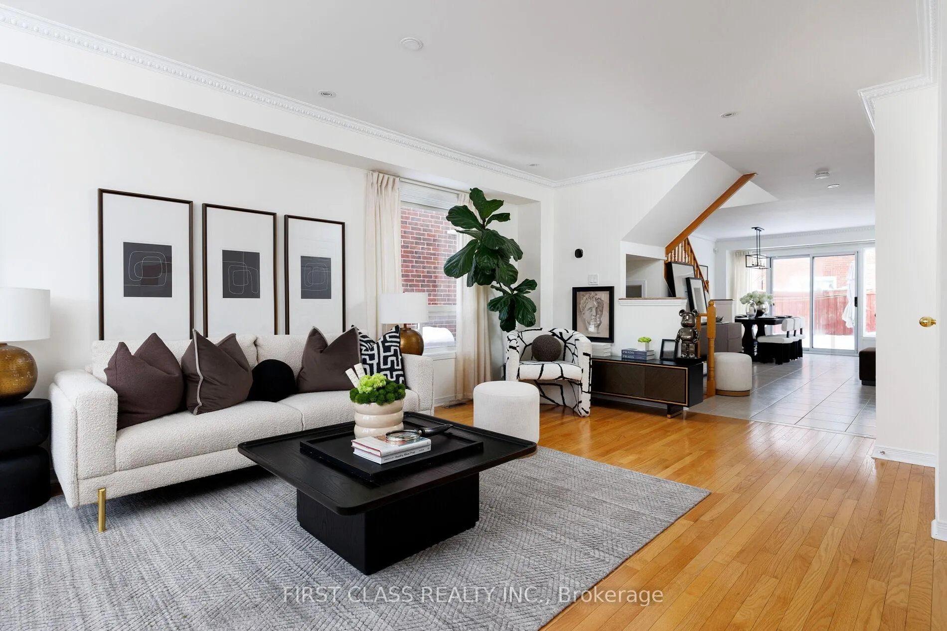 Photo 5 of 39 Dylan Street, Vaughan, Vellore Village — HOMEH