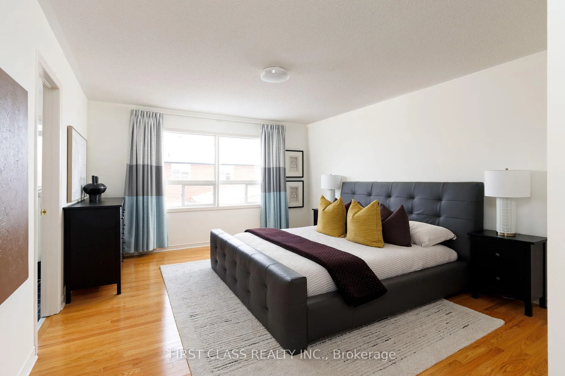 Photo 14 of 39 Dylan Street, Vaughan, Vellore Village — HOMEH