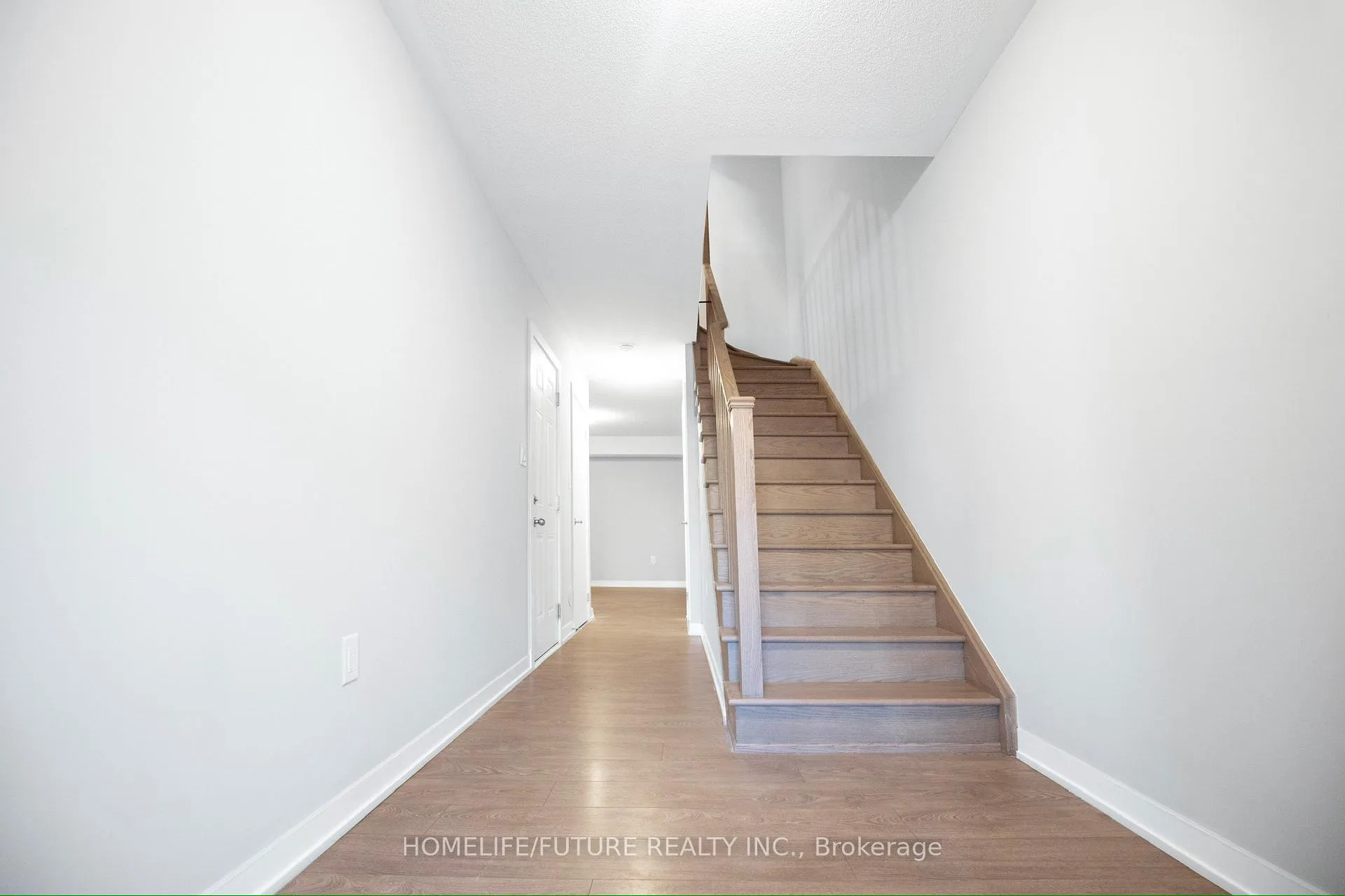 Photo 2 of 1352 Bradenton Path, Oshawa, Eastdale — HOMEH