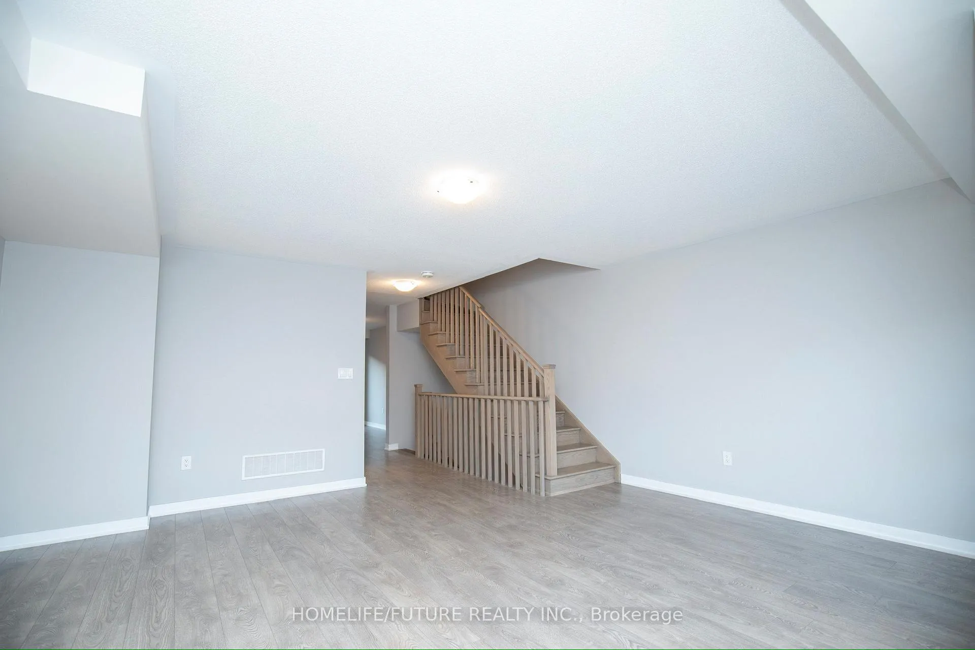 Photo 10 of 1352 Bradenton Path, Oshawa, Eastdale — HOMEH
