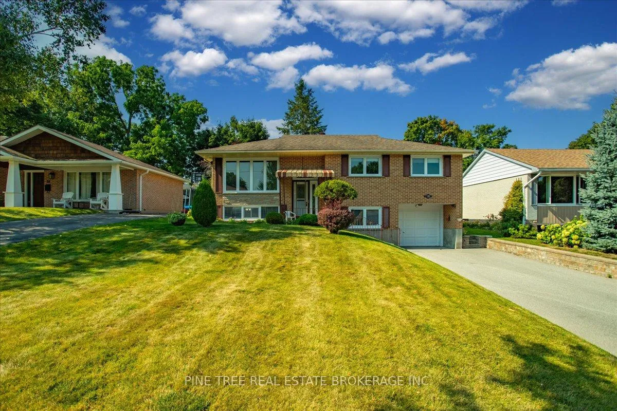 Photo 2 of 16 Lay Street, Barrie, City Centre — HOMEH