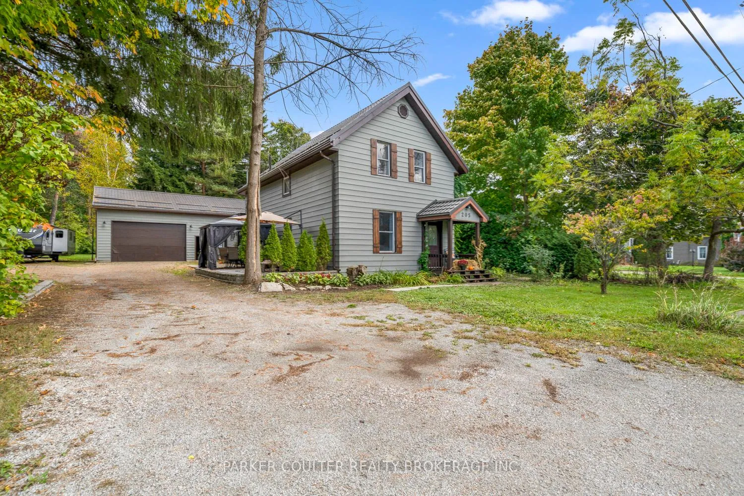 Photo 2 of 205 Fox Street, Penetanguishene — HOMEH