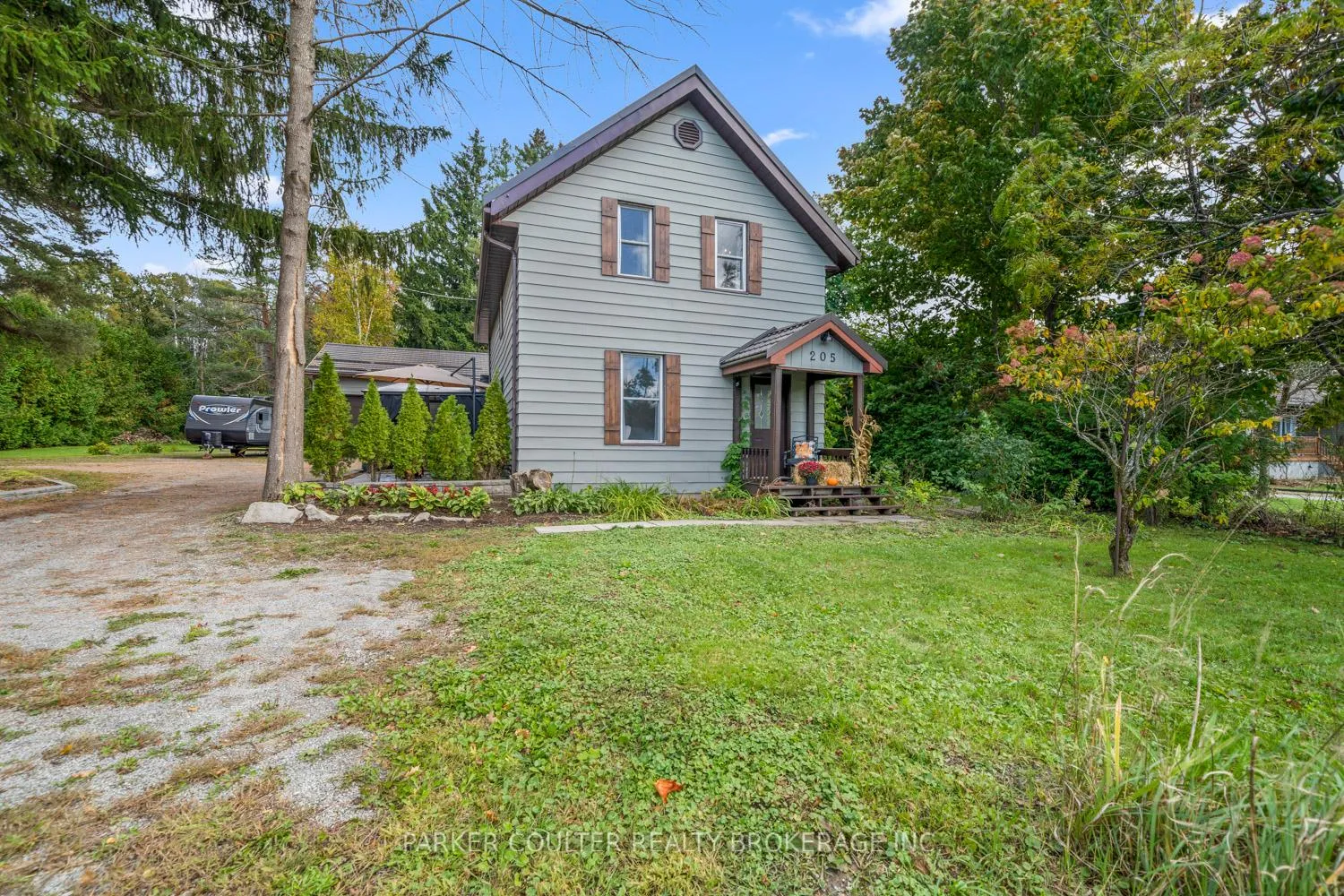Photo 3 of 205 Fox Street, Penetanguishene — HOMEH