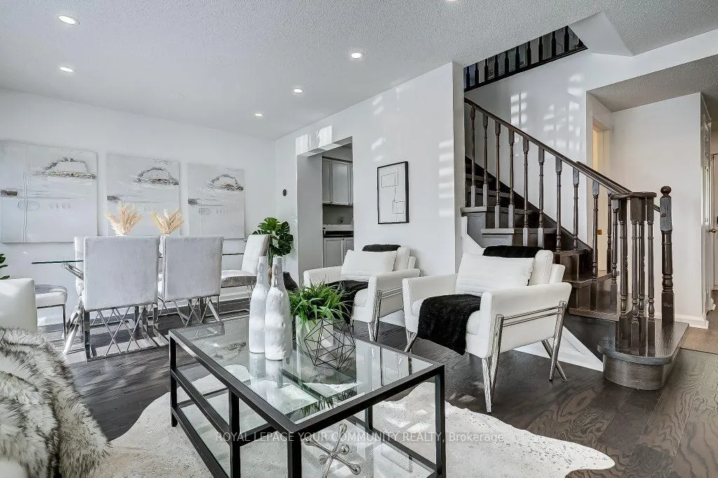 Photo 6 of 679 Graceland Court S, Pickering, Amberlea — HOMEH