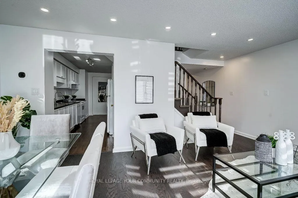 Photo 7 of 679 Graceland Court S, Pickering, Amberlea — HOMEH