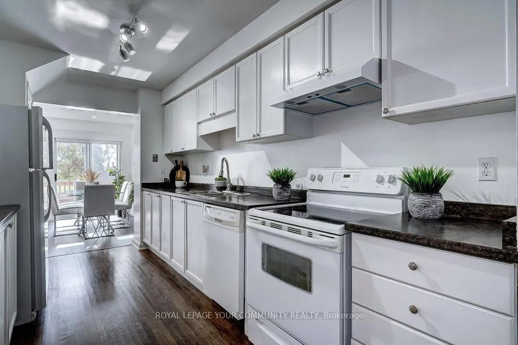 Photo 11 of 679 Graceland Court S, Pickering, Amberlea — HOMEH