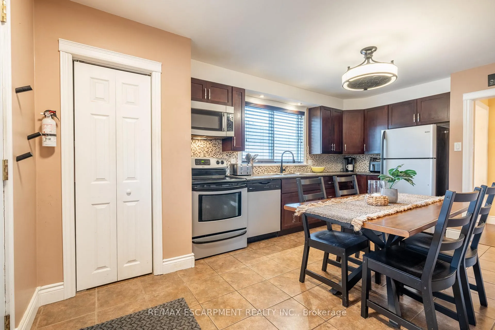 Photo 4 of 702 Seventh Avenue, Hamilton, Hampton Heights — HOMEH