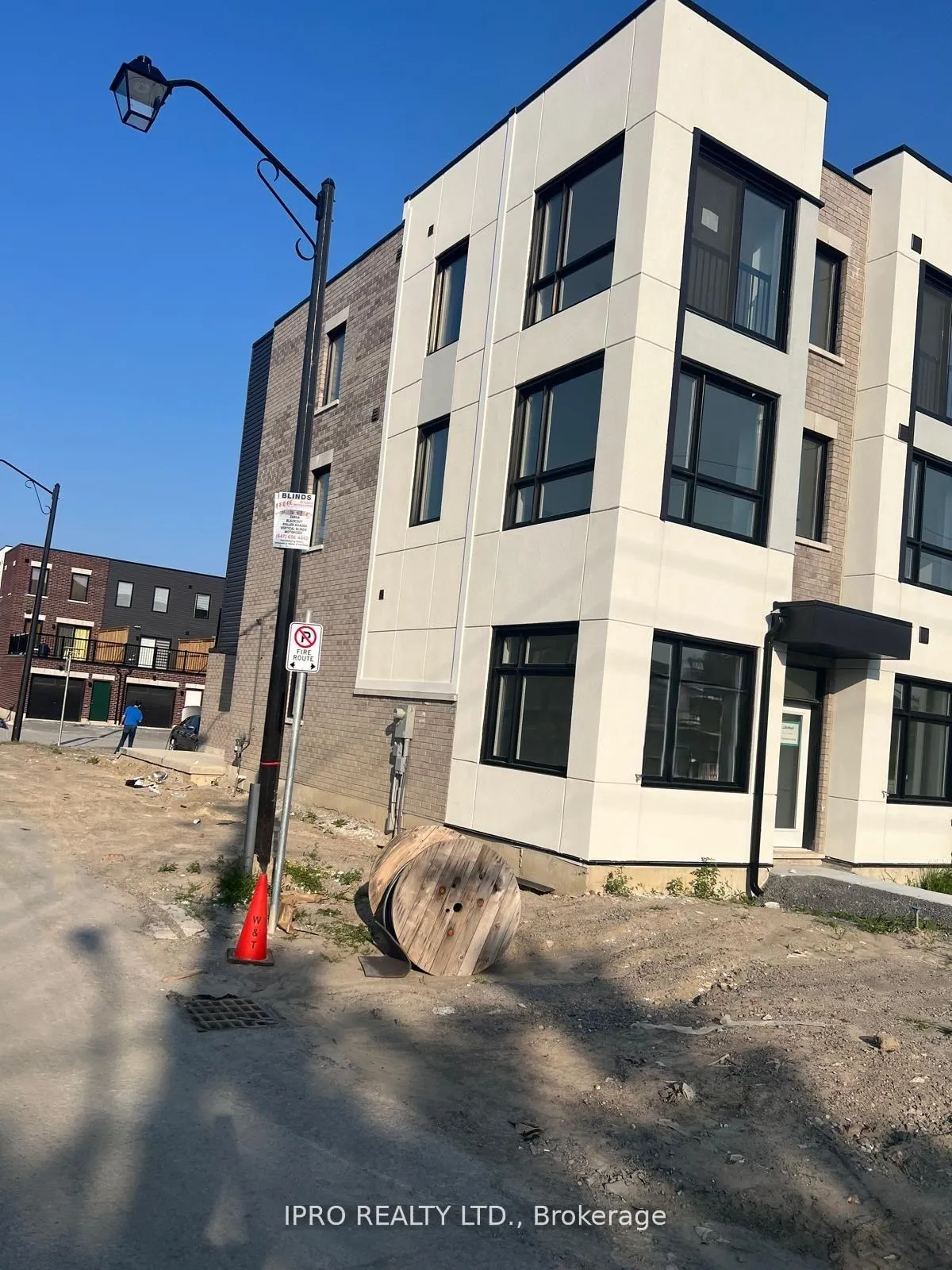 Photo 3 of 191 Monarch Avenue, Ajax, Central — HOMEH