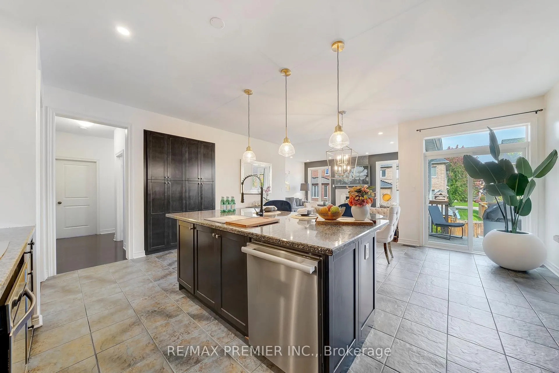 Photo 7 of 19 Billy Court, Caledon, Caledon East — HOMEH