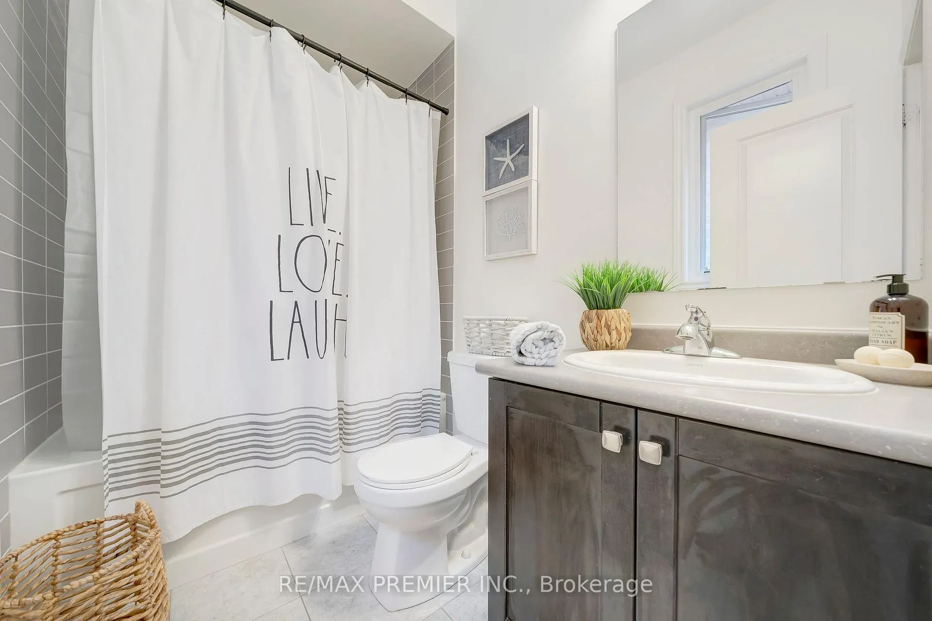 Photo 16 of 19 Billy Court, Caledon, Caledon East — HOMEH
