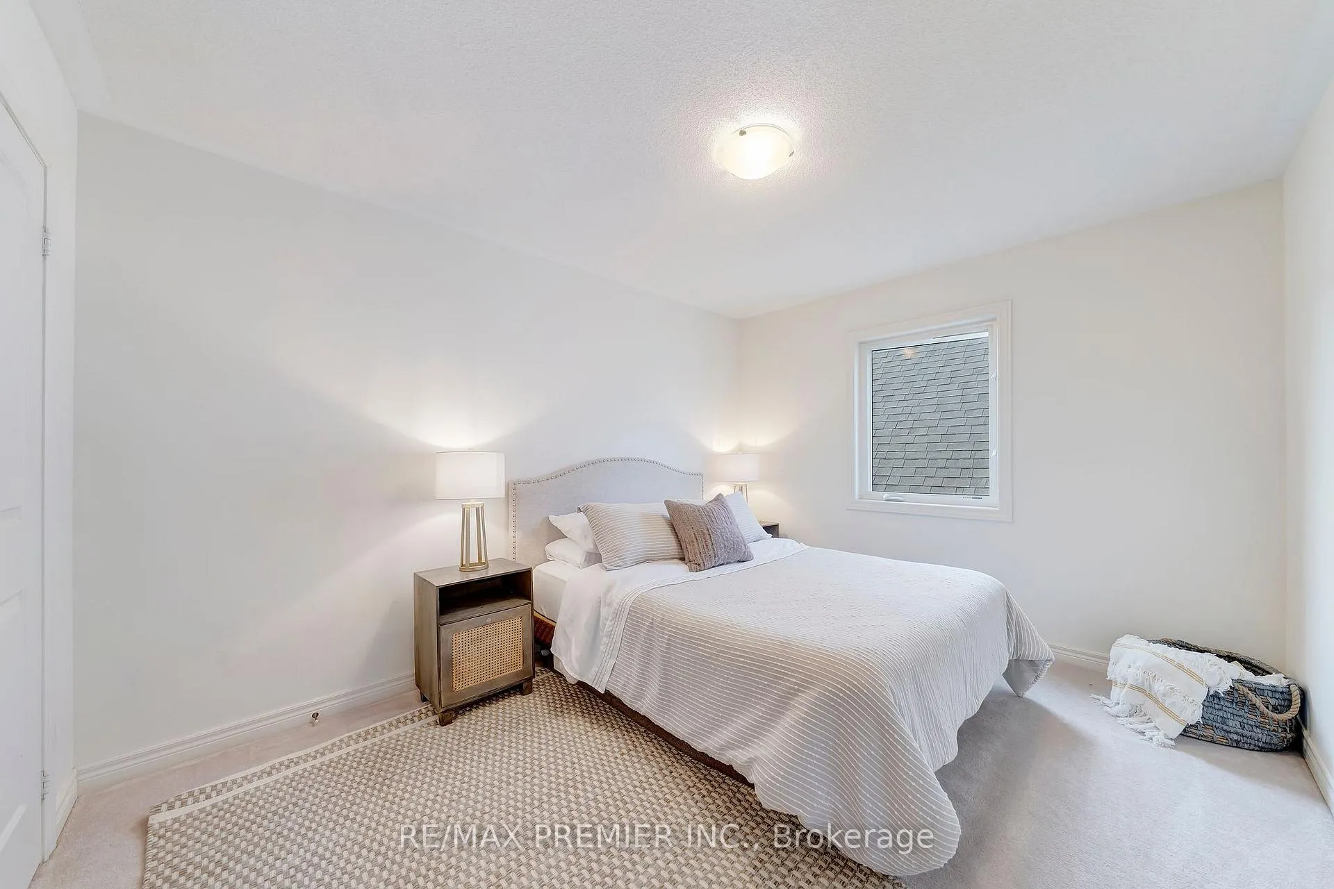 Photo 23 of 19 Billy Court, Caledon, Caledon East — HOMEH
