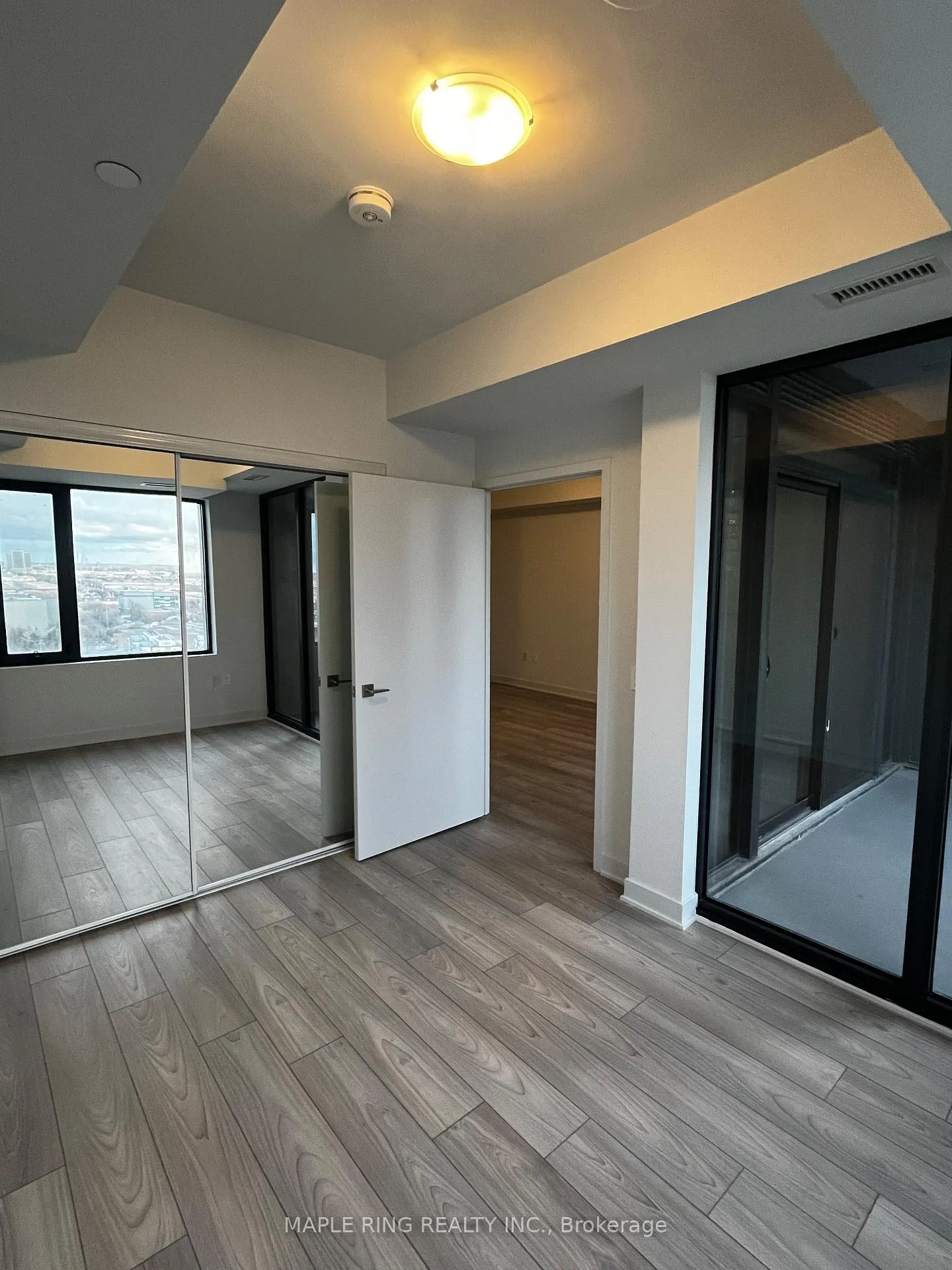 Photo 9 of Unit 1403, 2920 Hwy 7 Road, Vaughan, Vaughan Corporate Centre — HOMEH