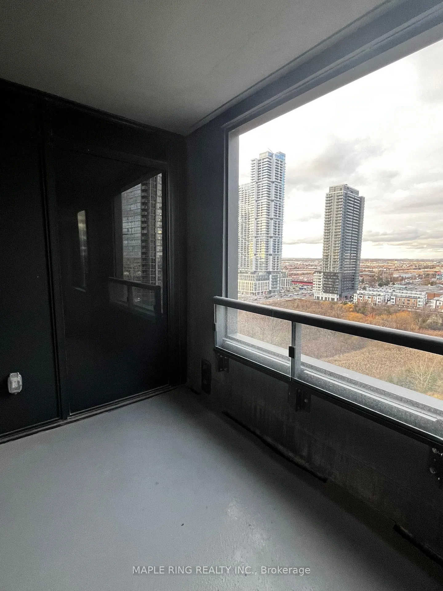 Photo 13 of Unit 1403, 2920 Hwy 7 Road, Vaughan, Vaughan Corporate Centre — HOMEH