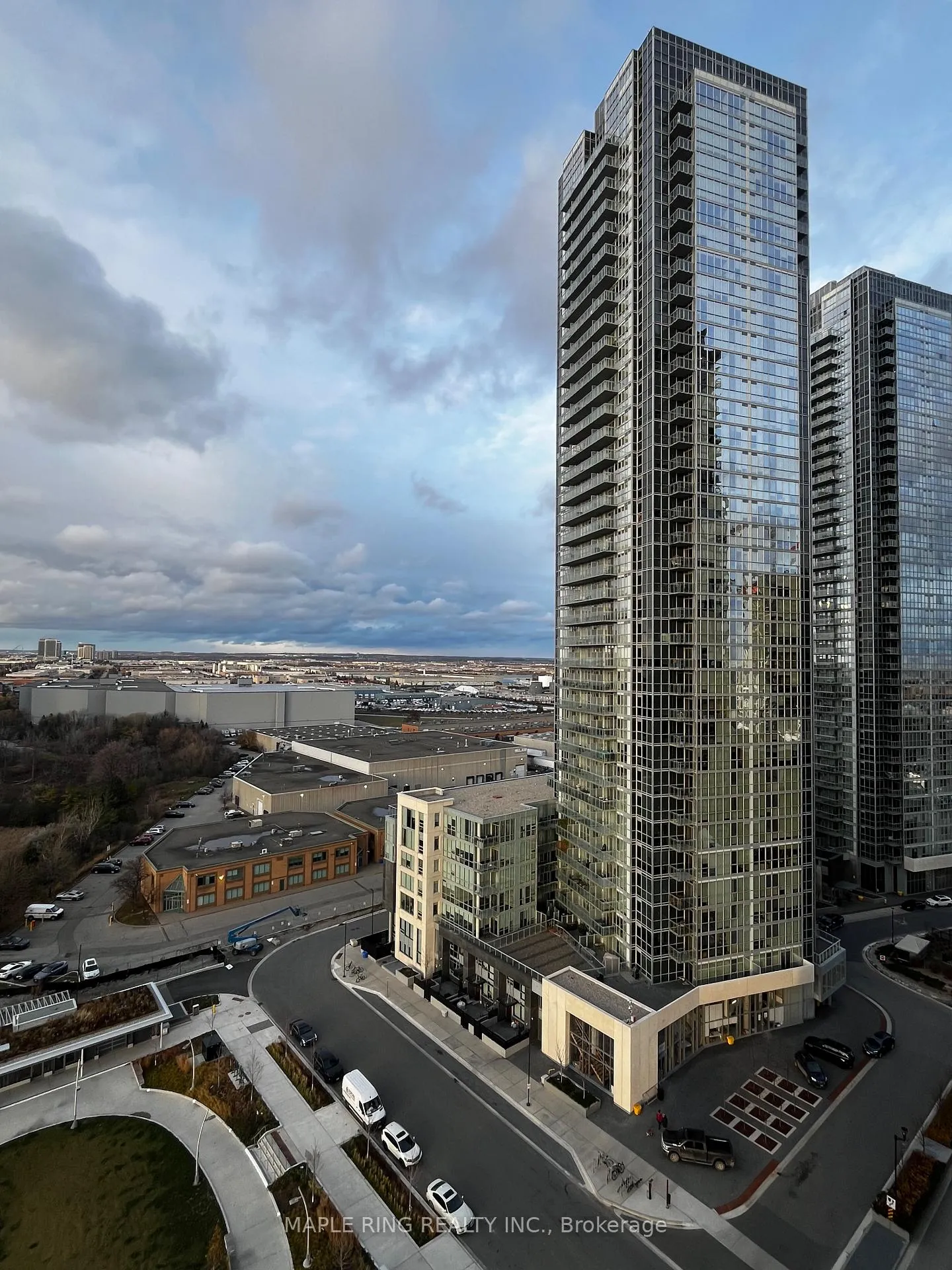 Photo 14 of Unit 1403, 2920 Hwy 7 Road, Vaughan, Vaughan Corporate Centre — HOMEH
