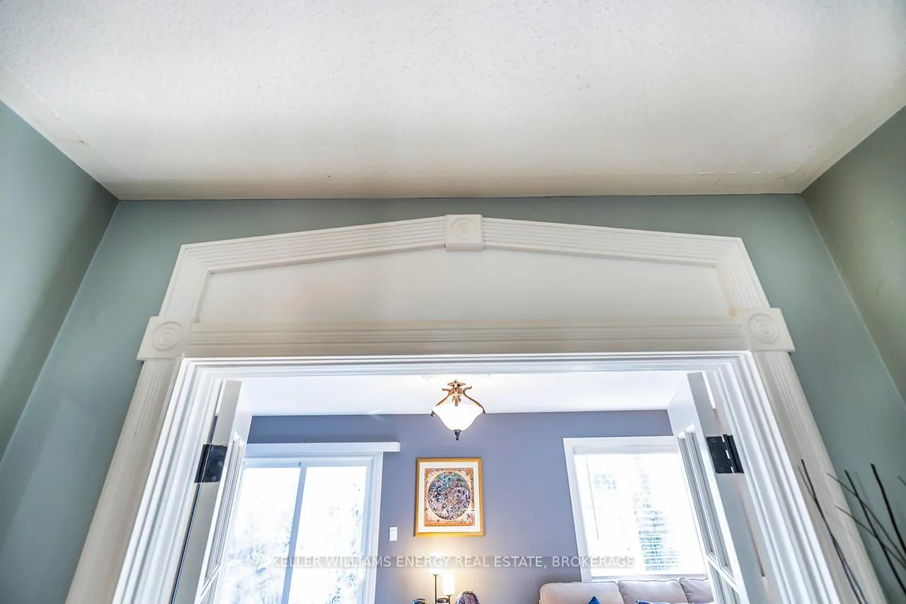 Photo 9 of 60 Champine Square, Clarington, Bowmanville — HOMEH