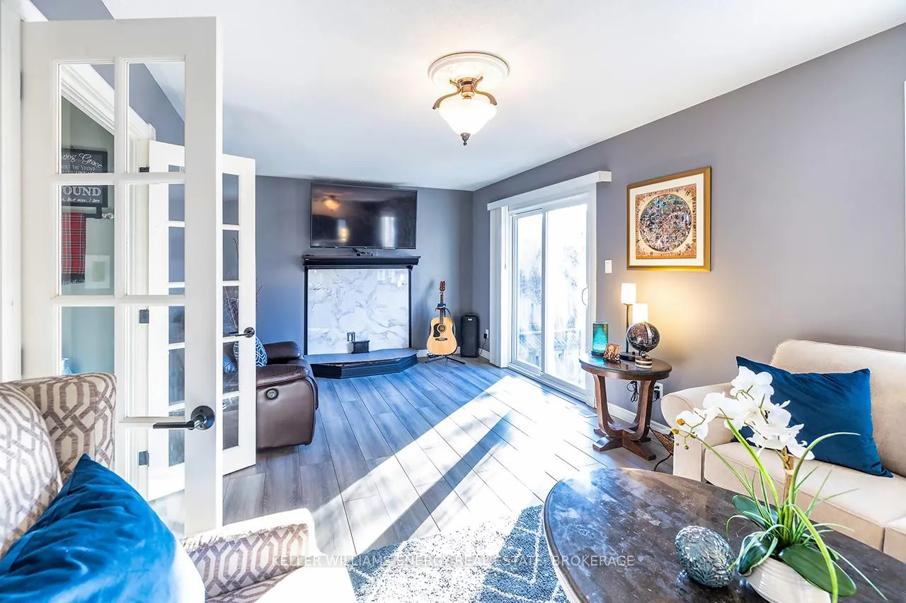 Photo 10 of 60 Champine Square, Clarington, Bowmanville — HOMEH