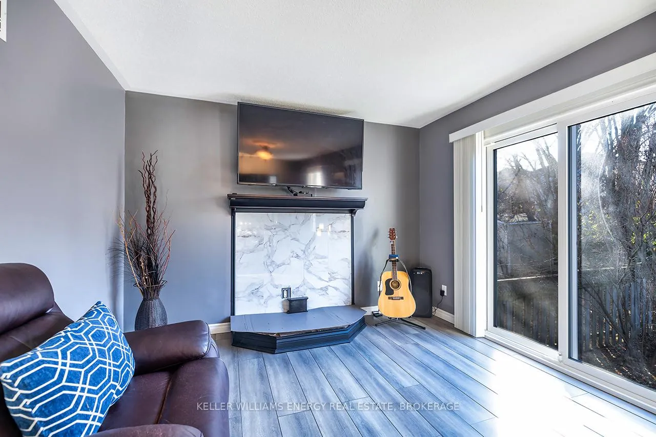Photo 12 of 60 Champine Square, Clarington, Bowmanville — HOMEH