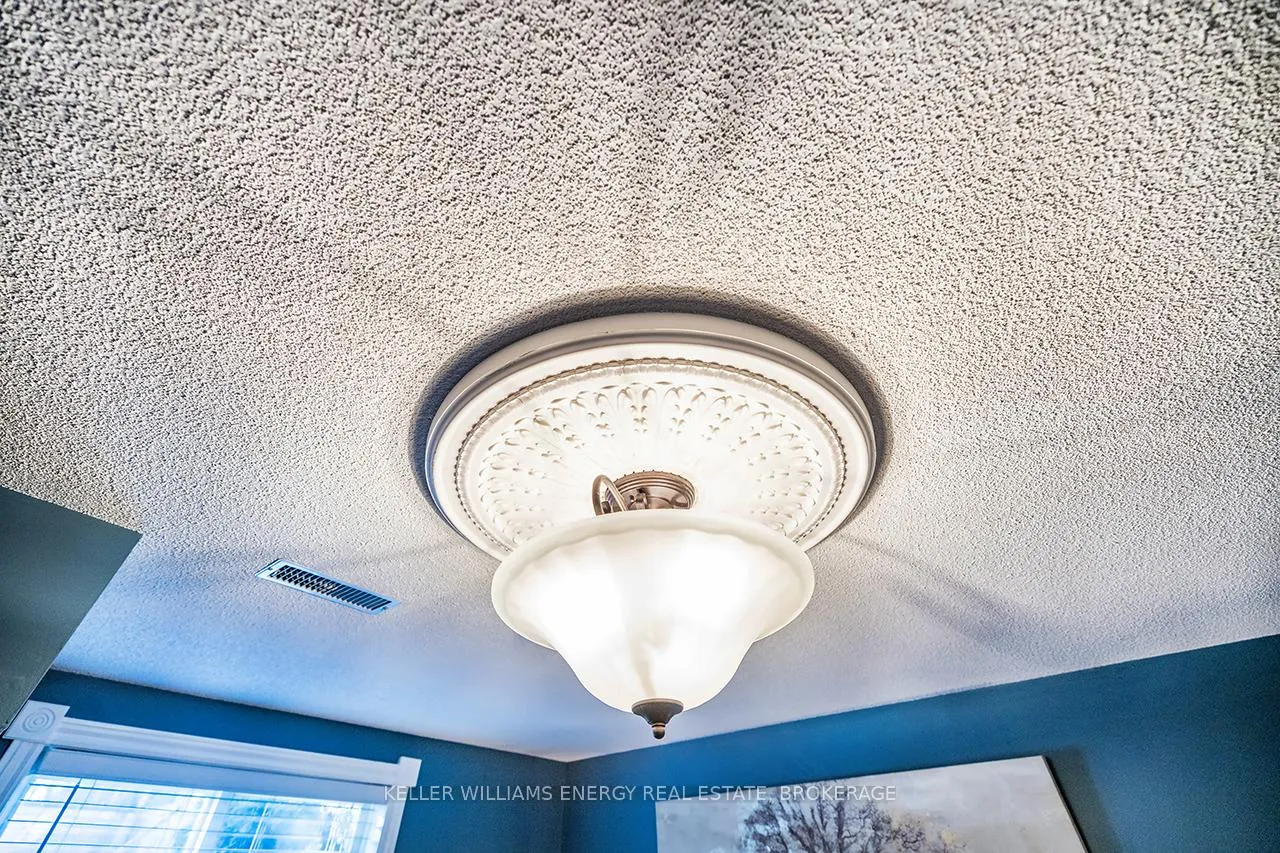 Photo 19 of 60 Champine Square, Clarington, Bowmanville — HOMEH