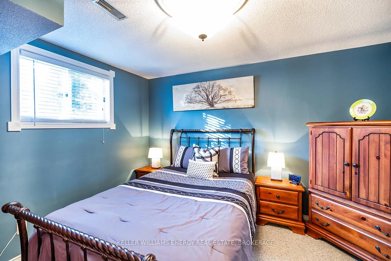 Photo 20 of 60 Champine Square, Clarington, Bowmanville — HOMEH
