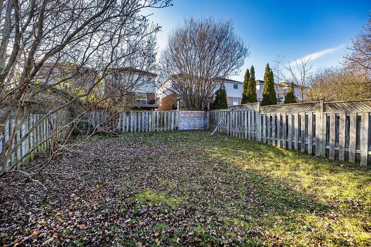 Photo 28 of 60 Champine Square, Clarington, Bowmanville — HOMEH