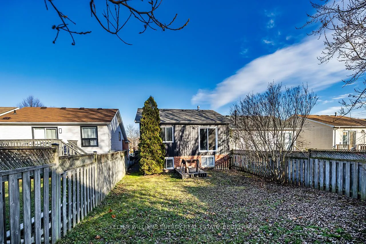Photo 30 of 60 Champine Square, Clarington, Bowmanville — HOMEH