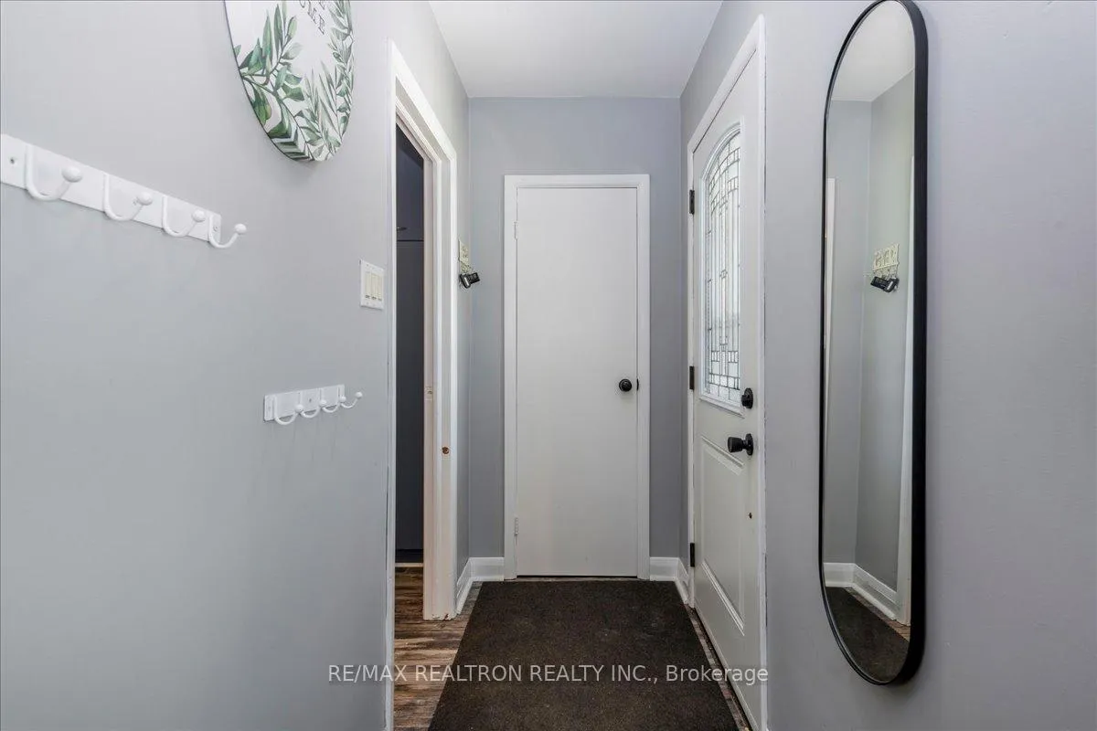 Photo 4 of 467 Irwin Street, Midland — HOMEH