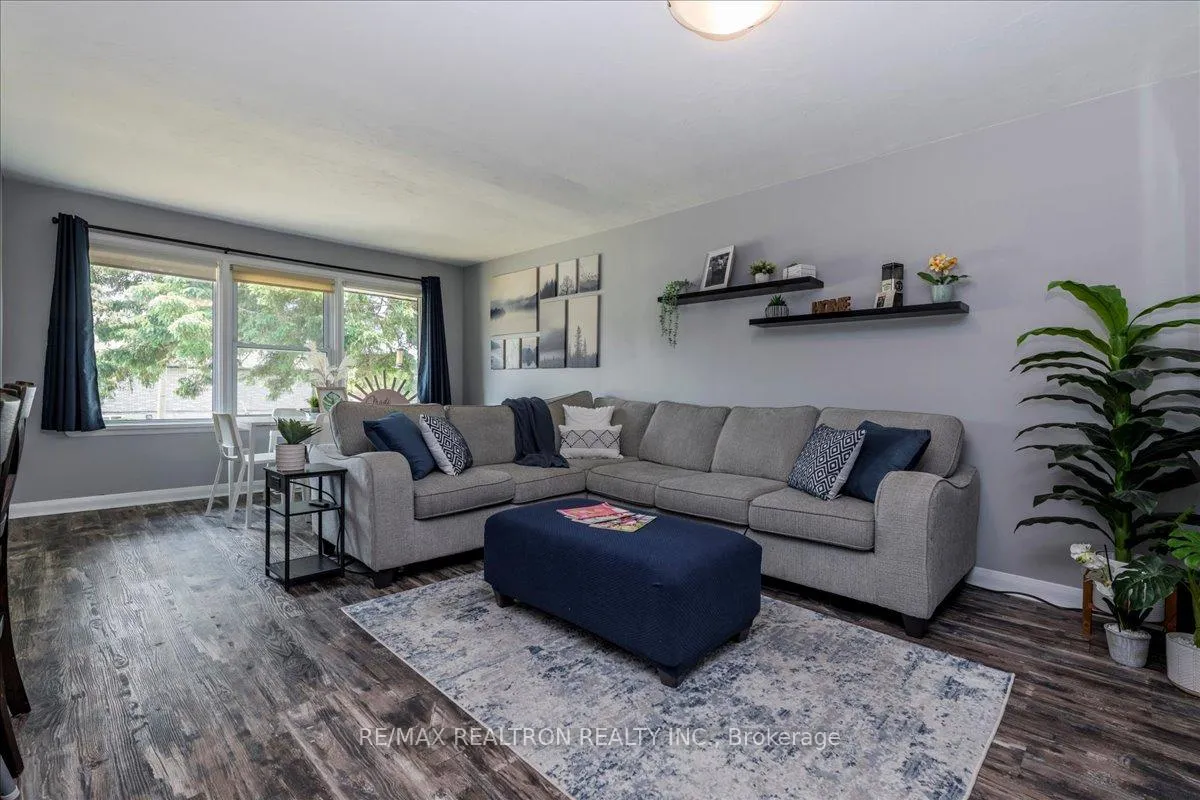 Photo 6 of 467 Irwin Street, Midland — HOMEH