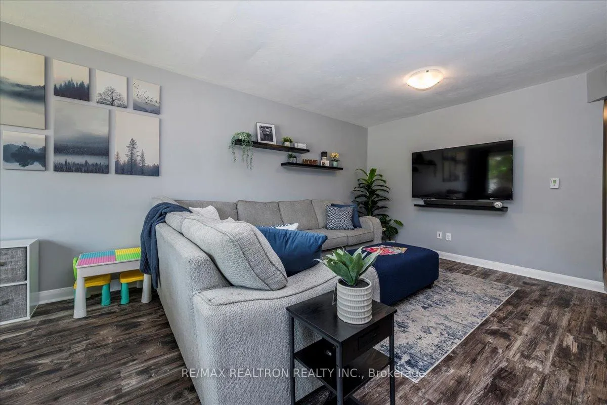 Photo 7 of 467 Irwin Street, Midland — HOMEH