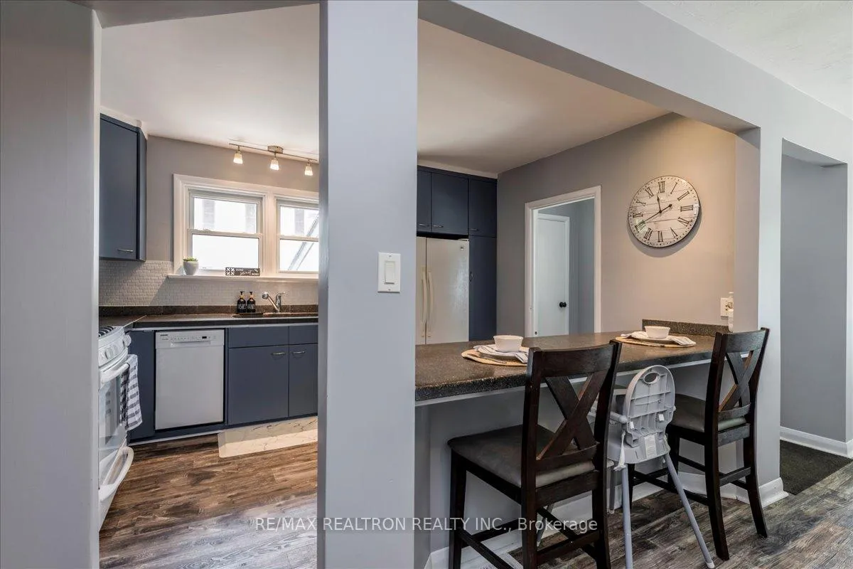Photo 10 of 467 Irwin Street, Midland — HOMEH