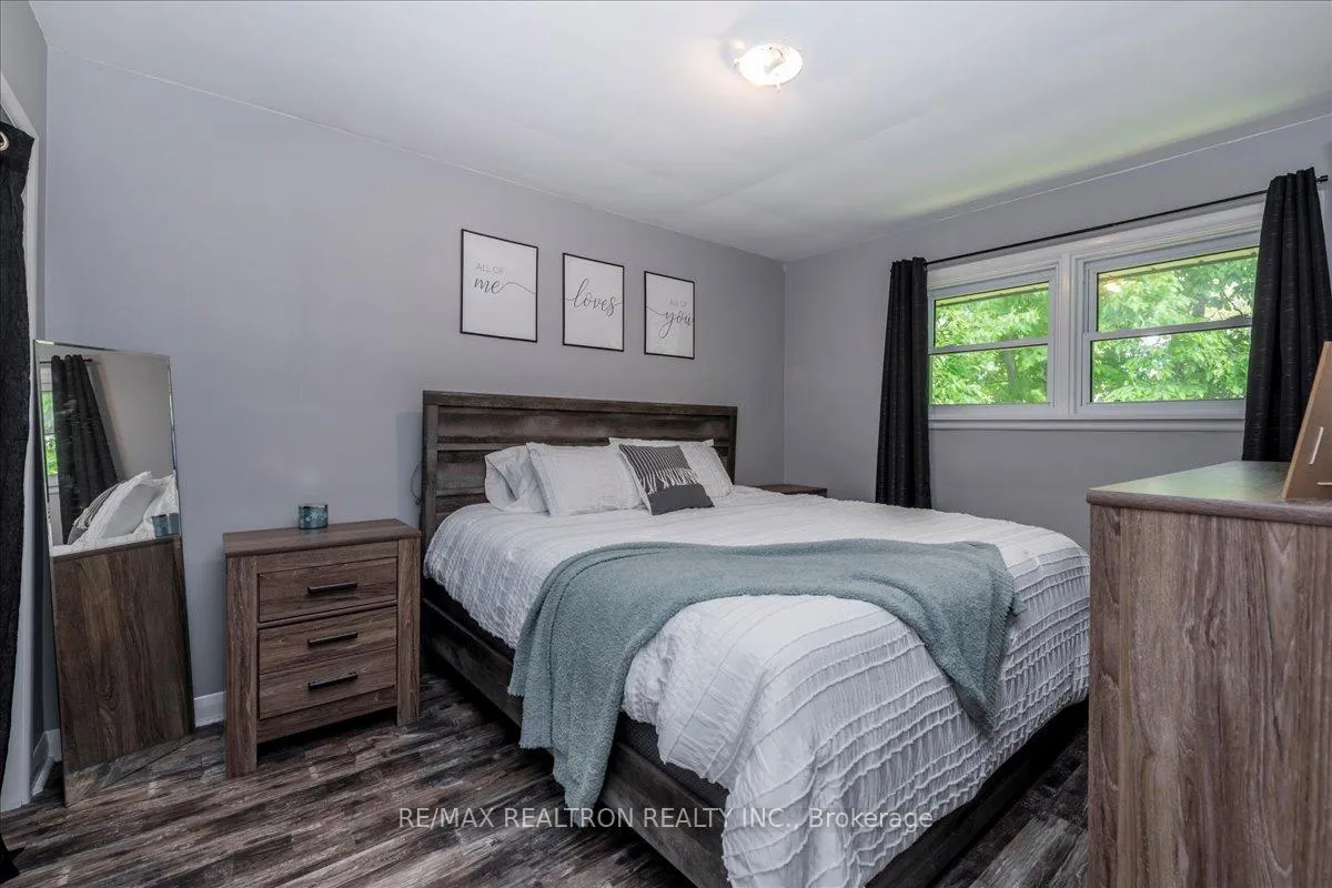 Photo 13 of 467 Irwin Street, Midland — HOMEH