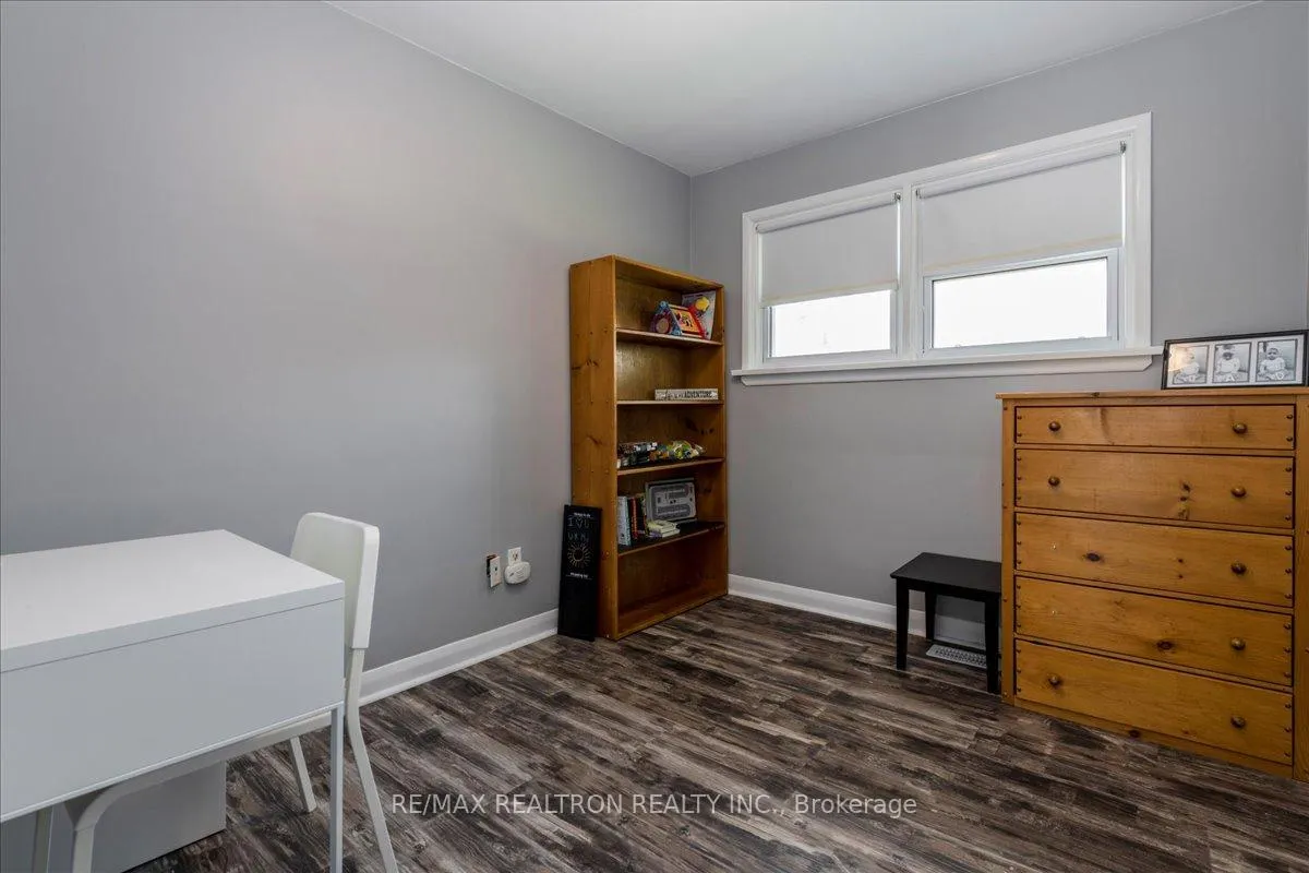 Photo 16 of 467 Irwin Street, Midland — HOMEH