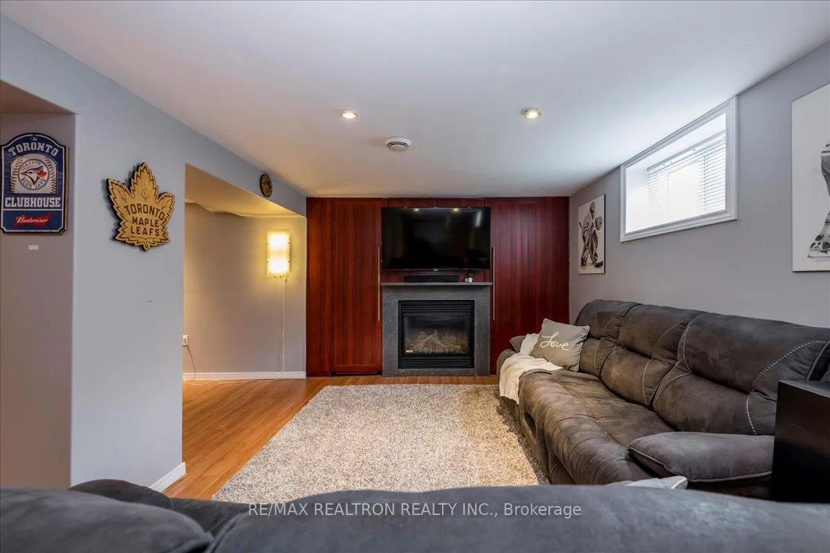 Photo 20 of 467 Irwin Street, Midland — HOMEH