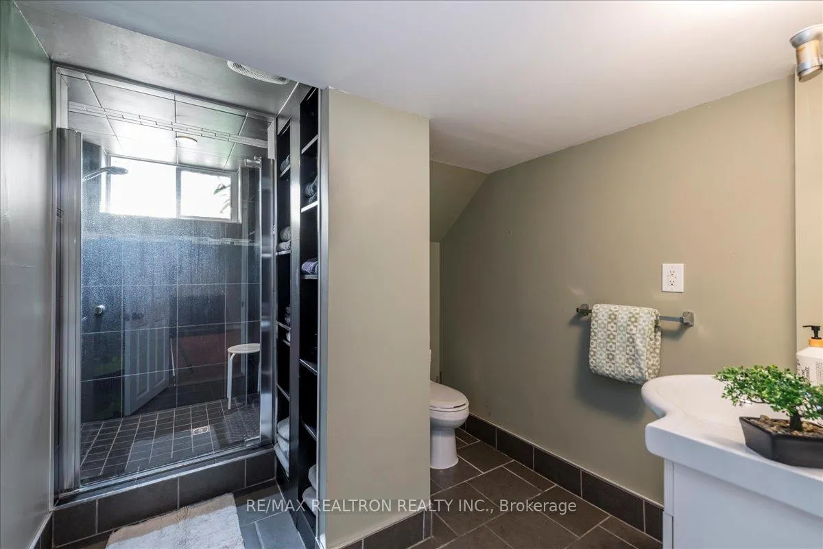 Photo 24 of 467 Irwin Street, Midland — HOMEH