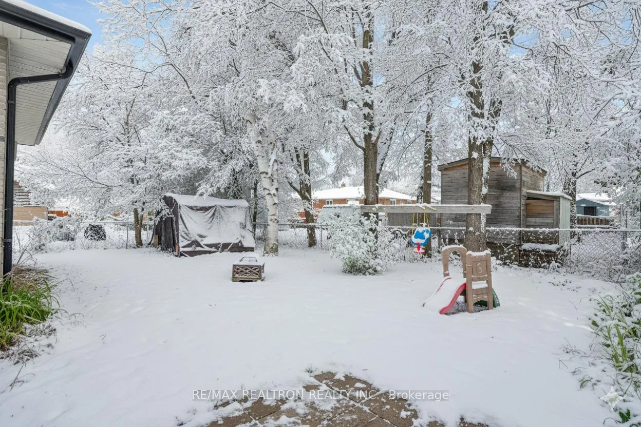 Photo 34 of 467 Irwin Street, Midland — HOMEH