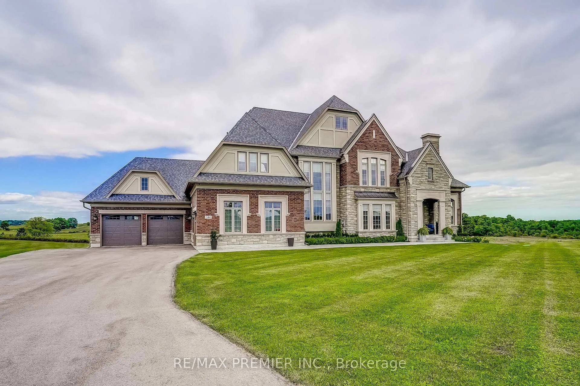 Photo 2 of 344 Amos Drive, Caledon, Palgrave — HOMEH