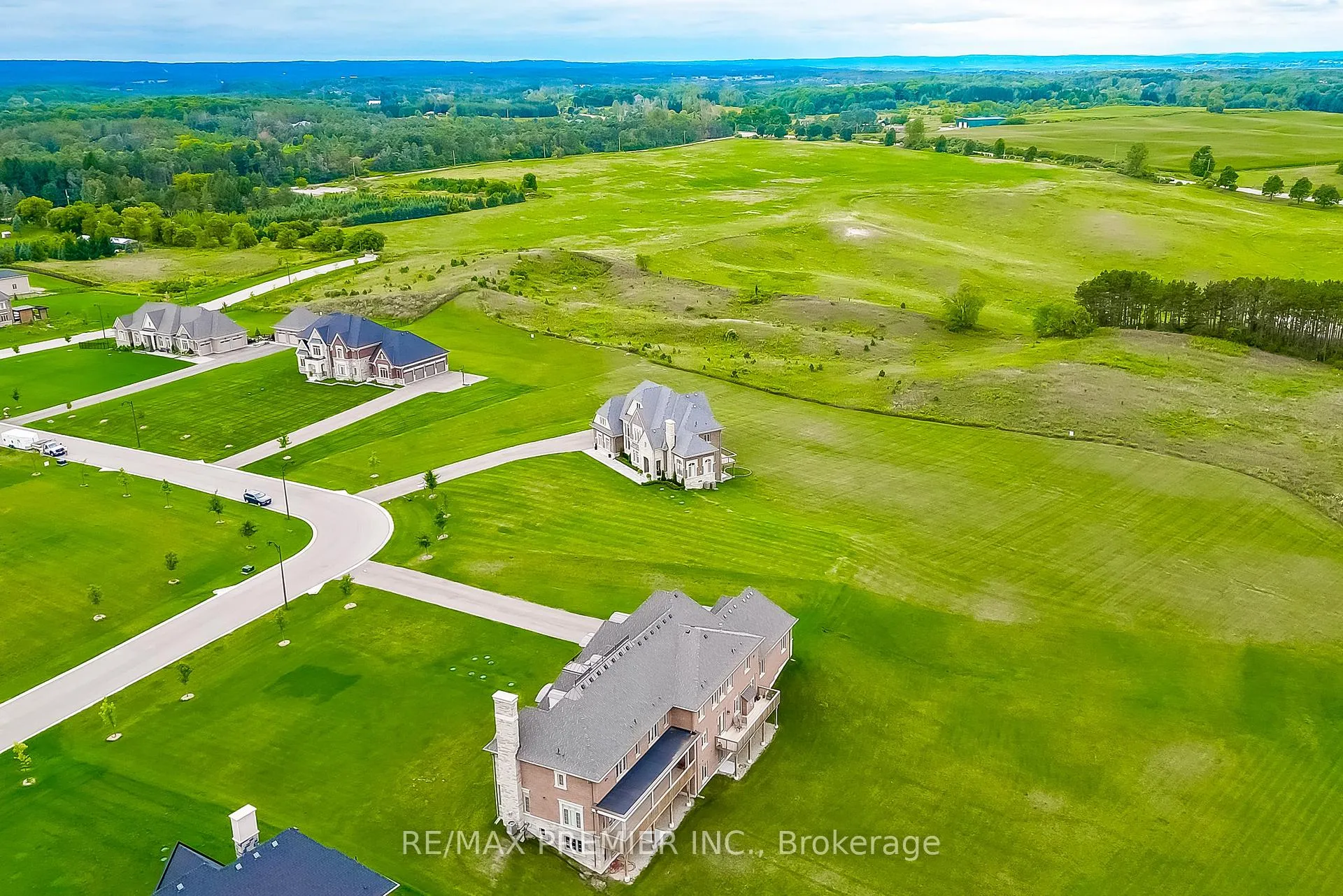 Photo 36 of 344 Amos Drive, Caledon, Palgrave — HOMEH