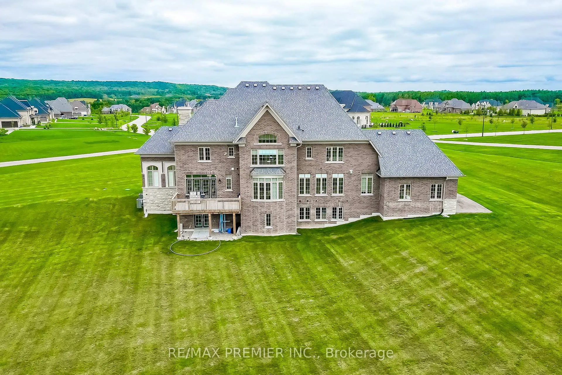 Photo 38 of 344 Amos Drive, Caledon, Palgrave — HOMEH