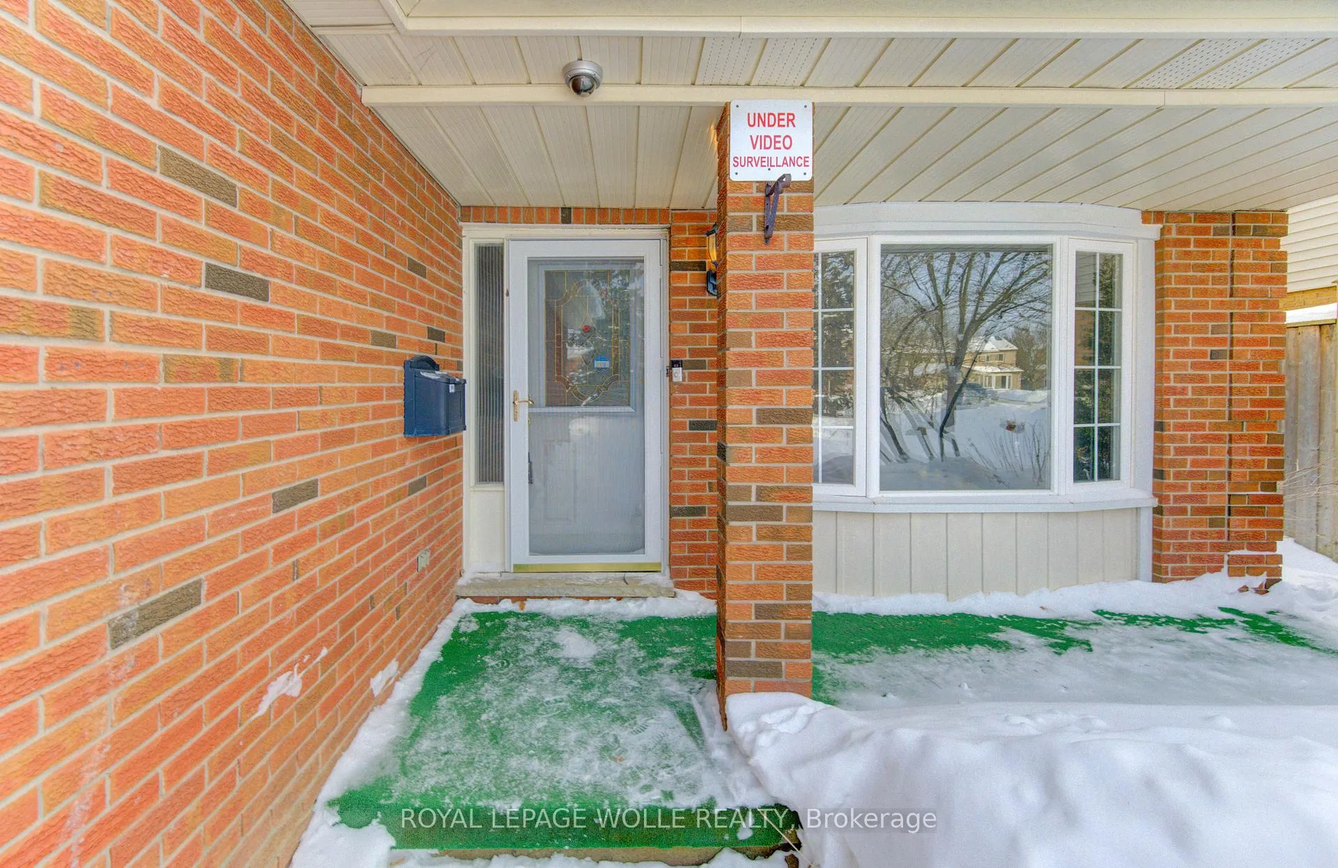 Photo 4 of 21 Sandcliffe Place, Waterloo — HOMEH