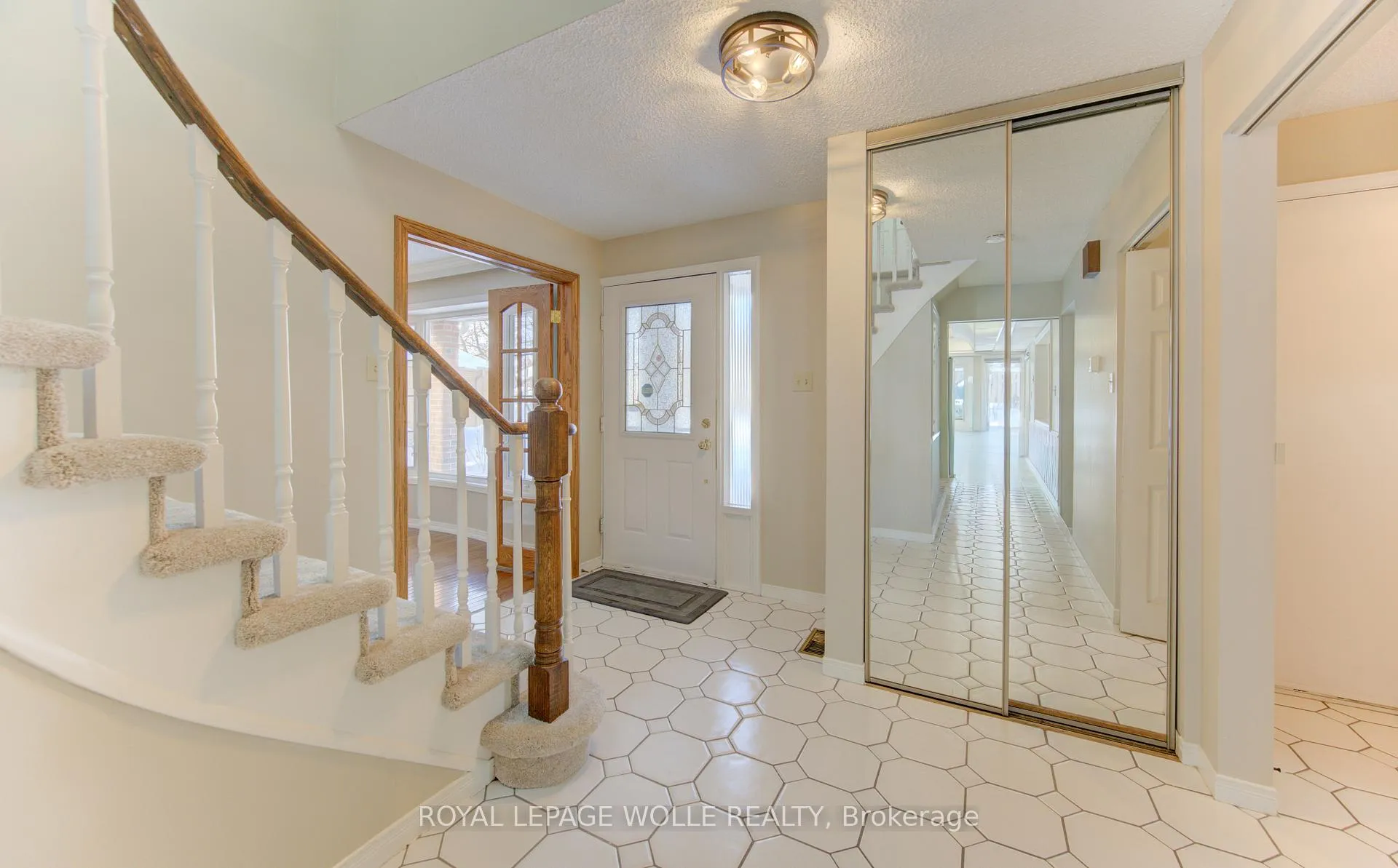 Photo 5 of 21 Sandcliffe Place, Waterloo — HOMEH