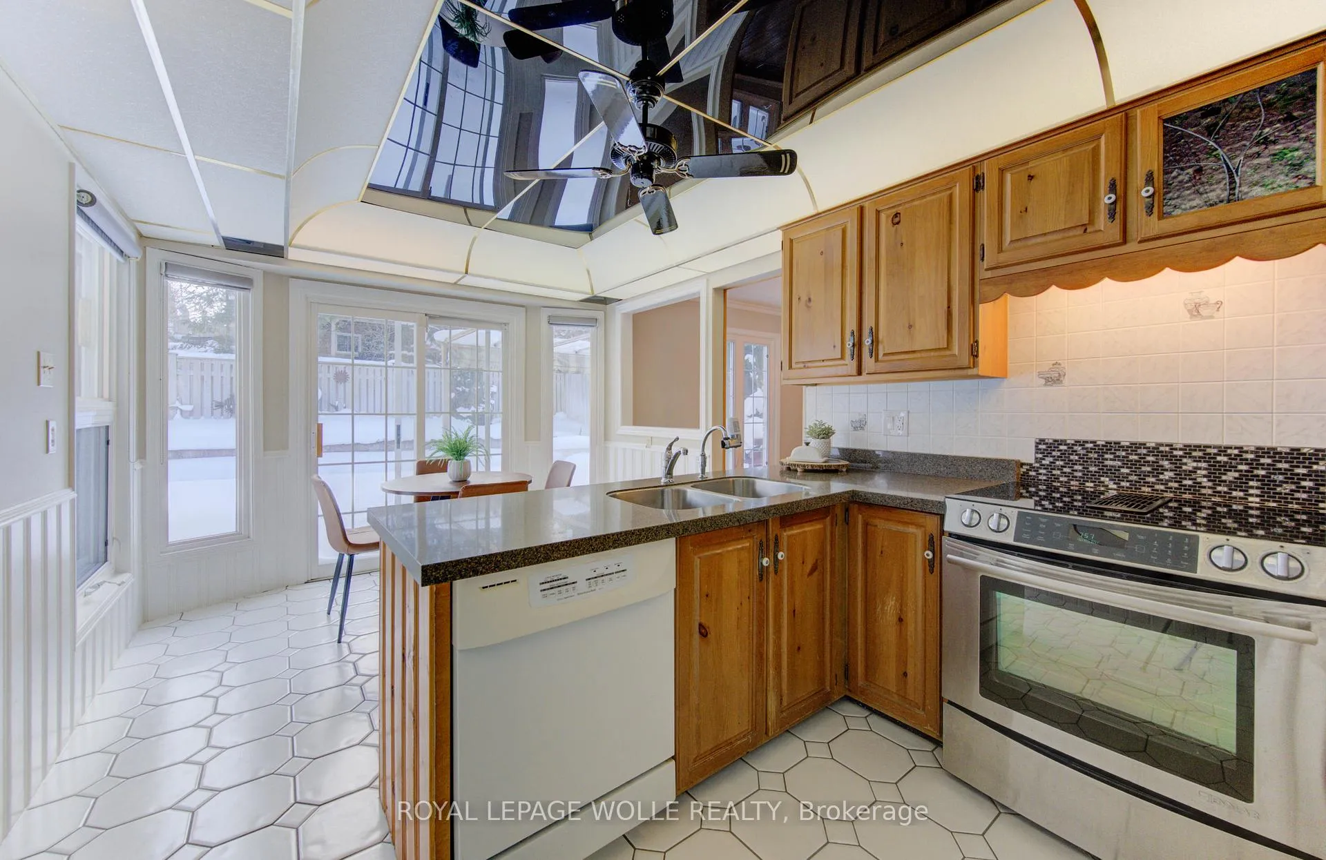 Photo 21 of 21 Sandcliffe Place, Waterloo — HOMEH