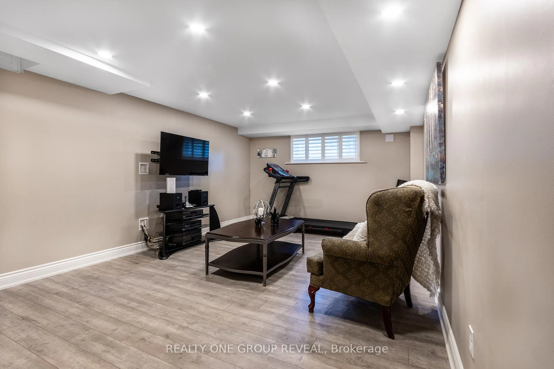Photo 23 of 125 Ardwick Street E, Whitby, Blue Grass Meadows — HOMEH