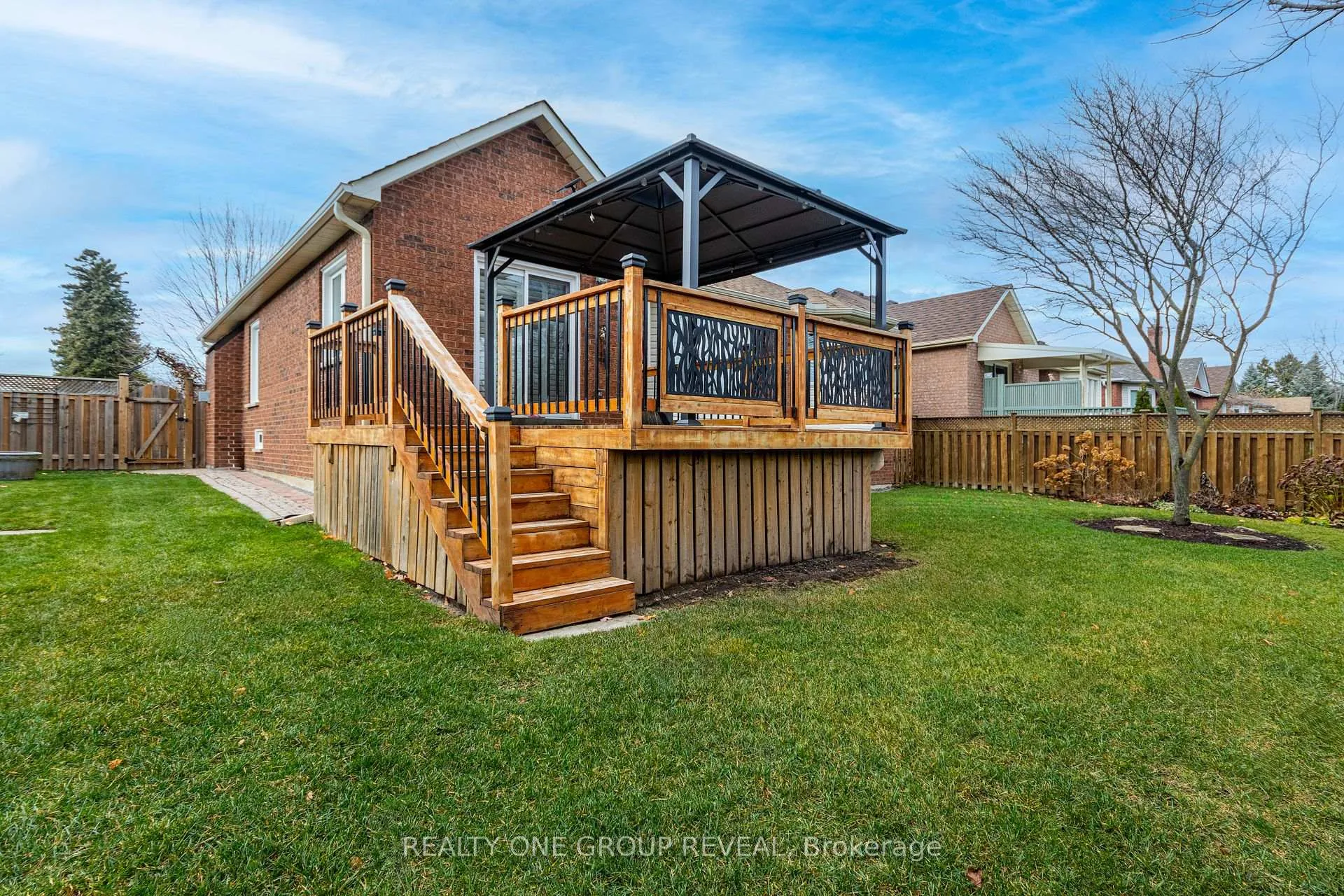 Photo 25 of 125 Ardwick Street E, Whitby, Blue Grass Meadows — HOMEH