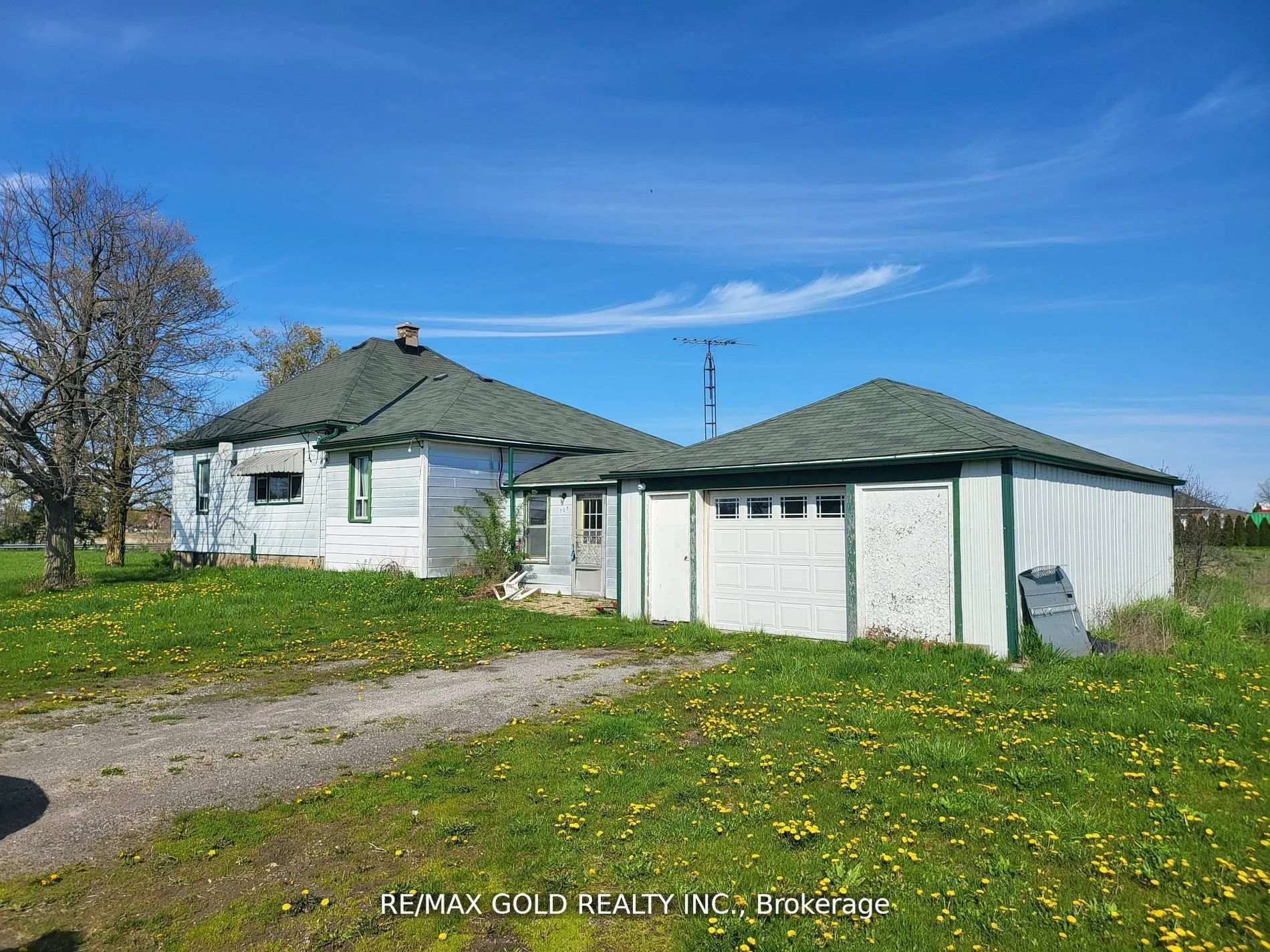 Photo 23 of 705 Kemp Road W, Grimsby, Grimsby Escarpment — HOMEH