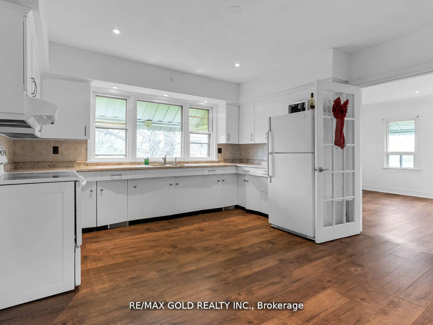 Photo 60 of 705 Kemp Road W, Grimsby, Grimsby Escarpment — HOMEH
