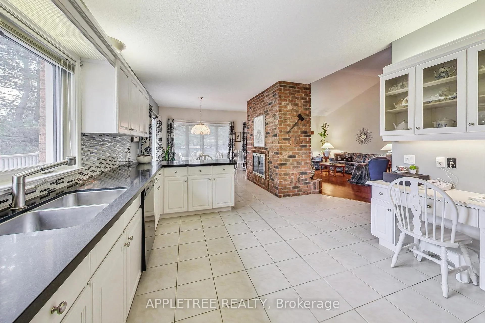 Photo 9 of 57 Carmichael Crescent, King, King City — HOMEH