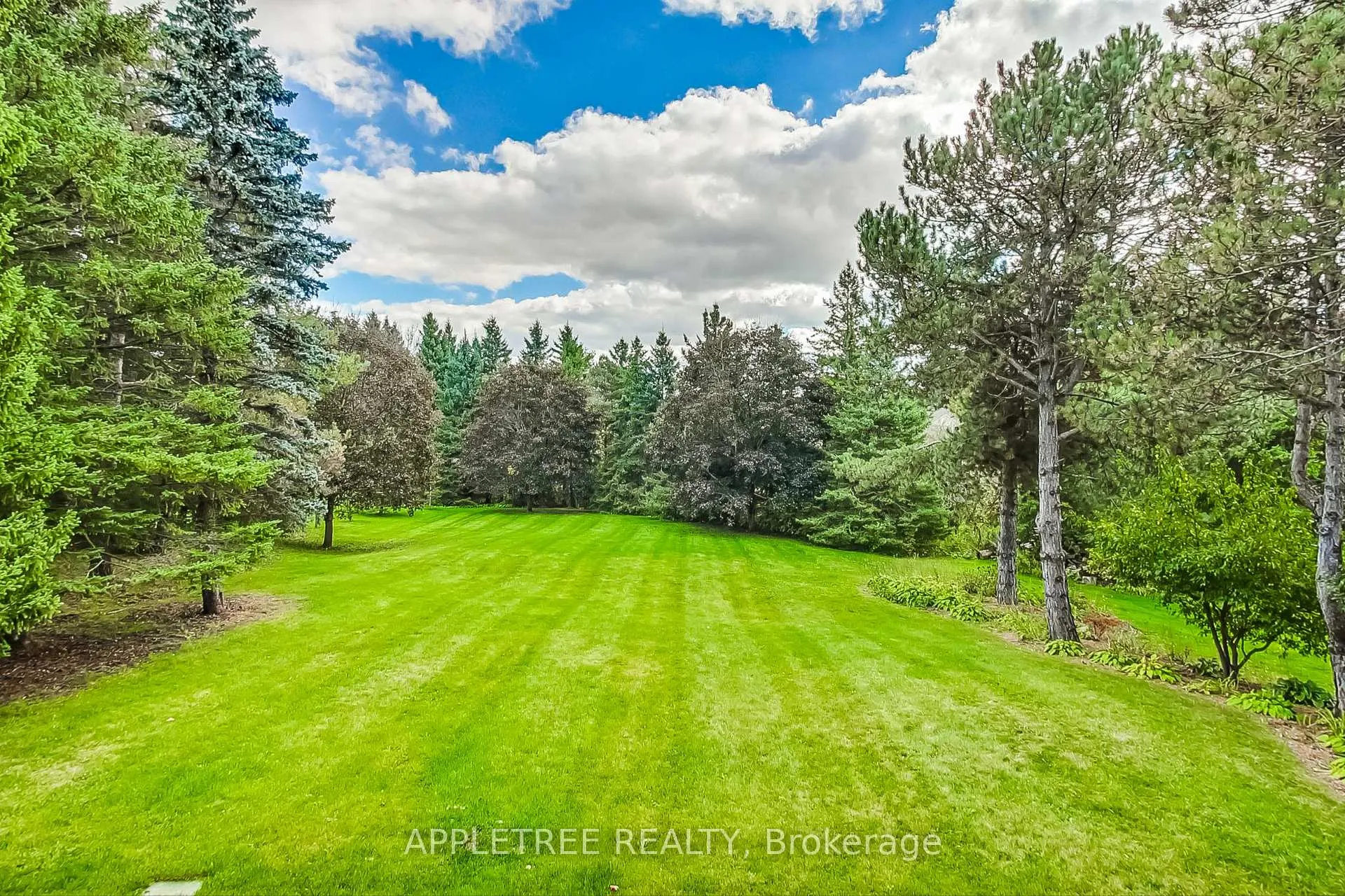 Photo 20 of 57 Carmichael Crescent, King, King City — HOMEH