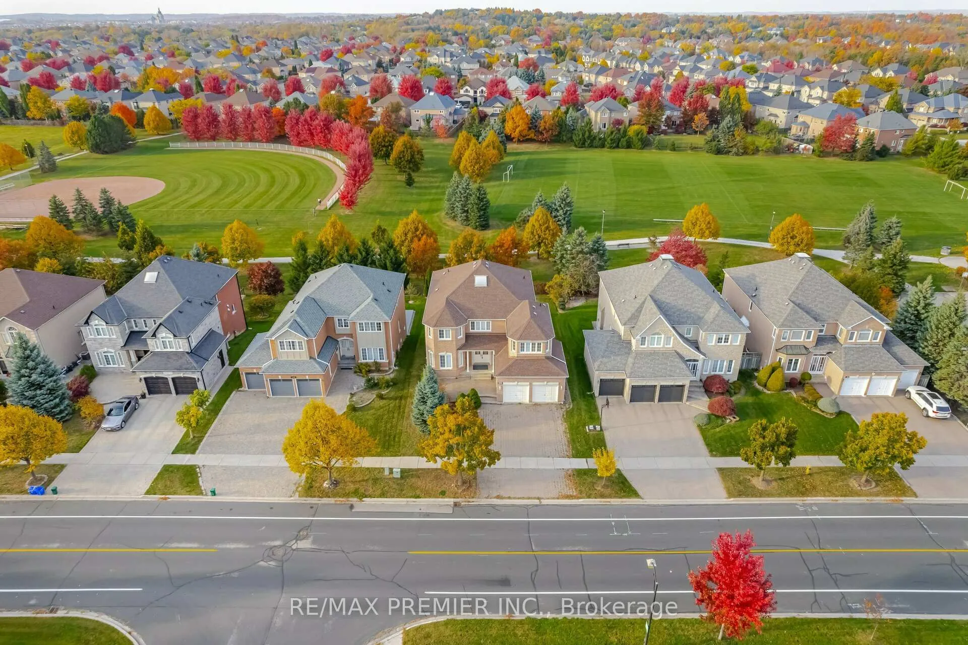 Photo 2 of 350 Calvert Road, Markham, Cachet — HOMEH