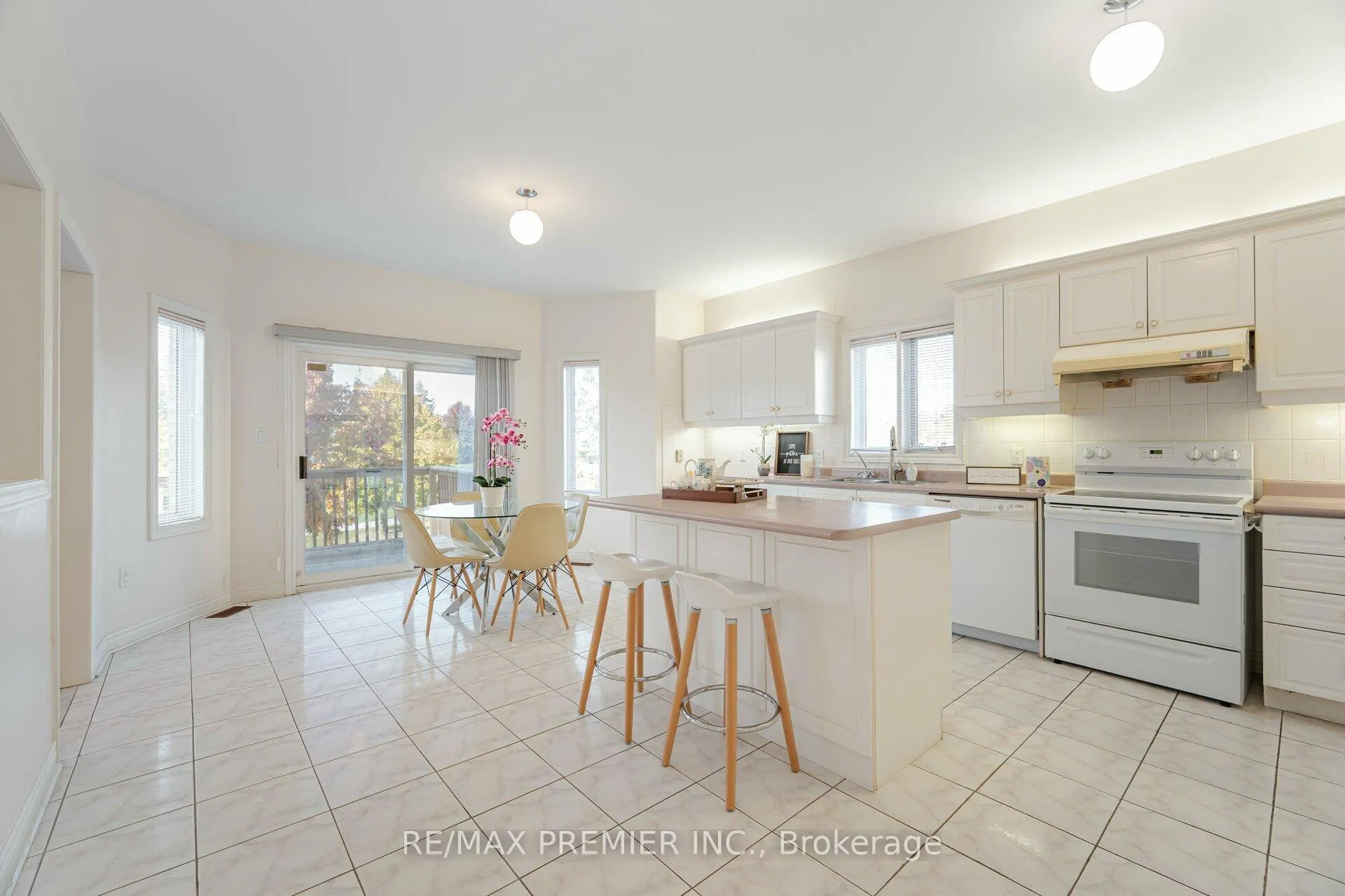 Photo 17 of 350 Calvert Road, Markham, Cachet — HOMEH
