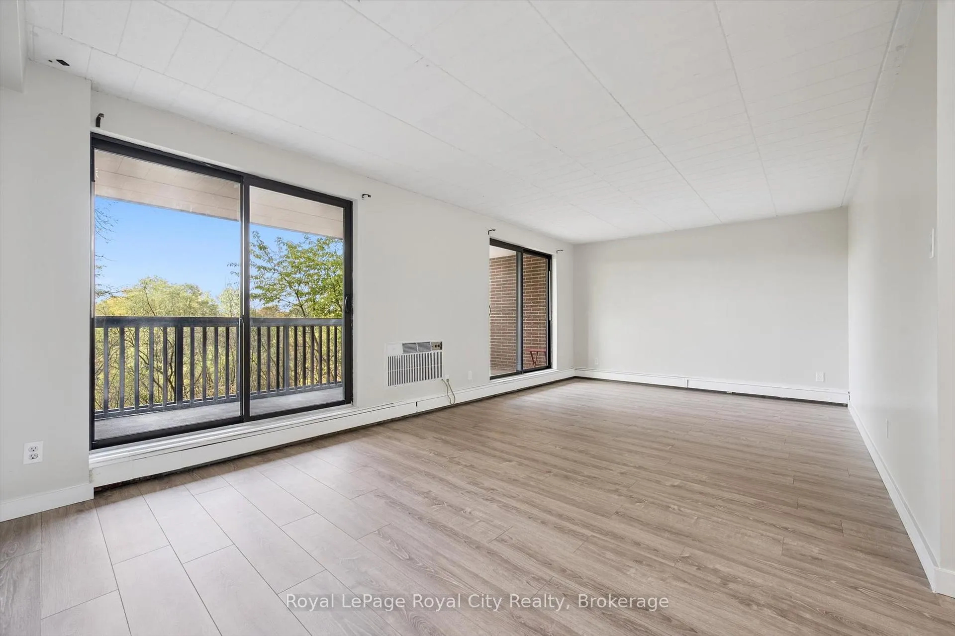 Photo 3 of Unit 24, 63 Conroy Crescent, Guelph, Dovercliffe Park/Old University — HOMEH